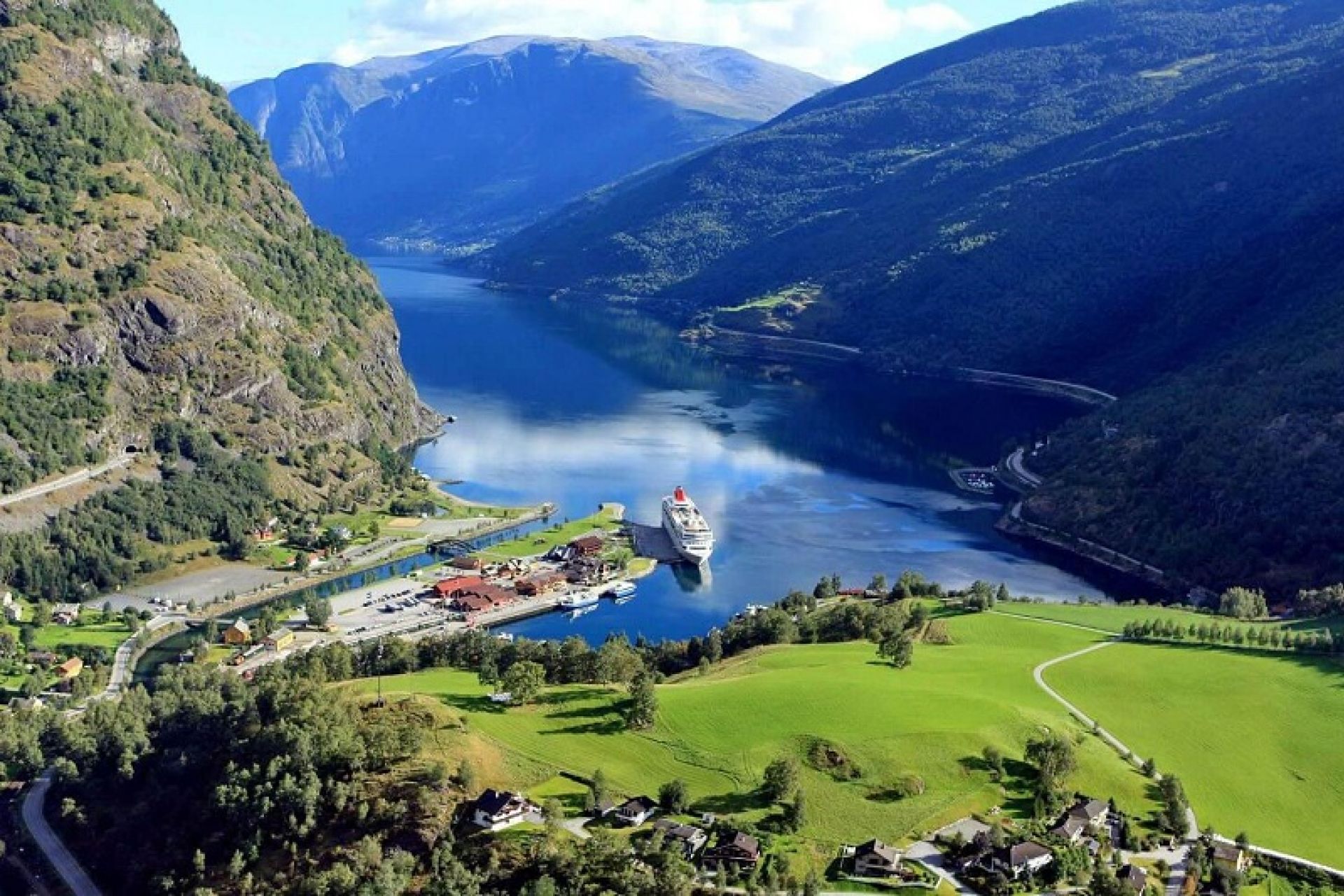MSC EURIBIA İLE İSKANDİNAVYA & NORVEÇ FİYORTLARI - THY - 2027